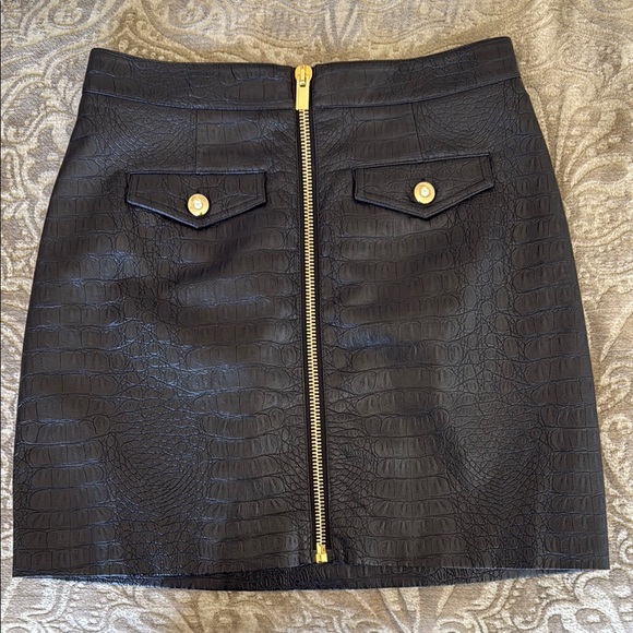 Mini Pencil Skirt for Work Black front Zipper - Picture 9 of 9